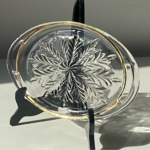 Vintage 10” Jeannette Glass Oval Serving Tray with Gold Trim - Feather Pattern - Picture 11 of 12
